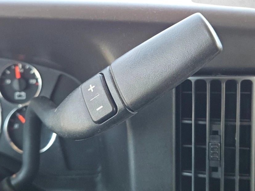 2015 Chevrolet Express 2500 - Image 12