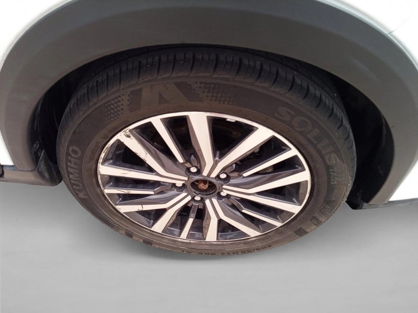 2021 Nissan Kicks - Image 9