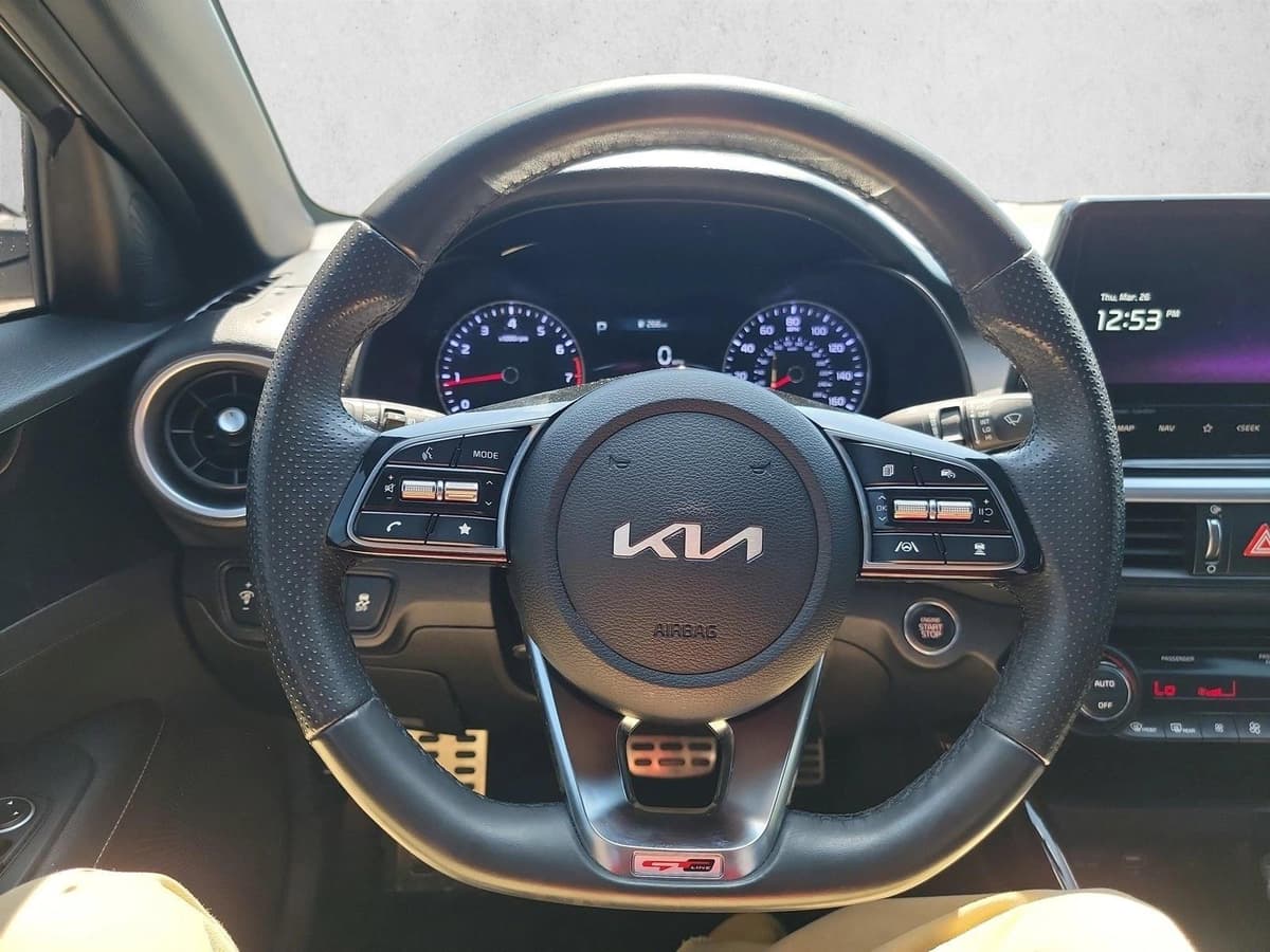 2023 Kia Forte - Image 19