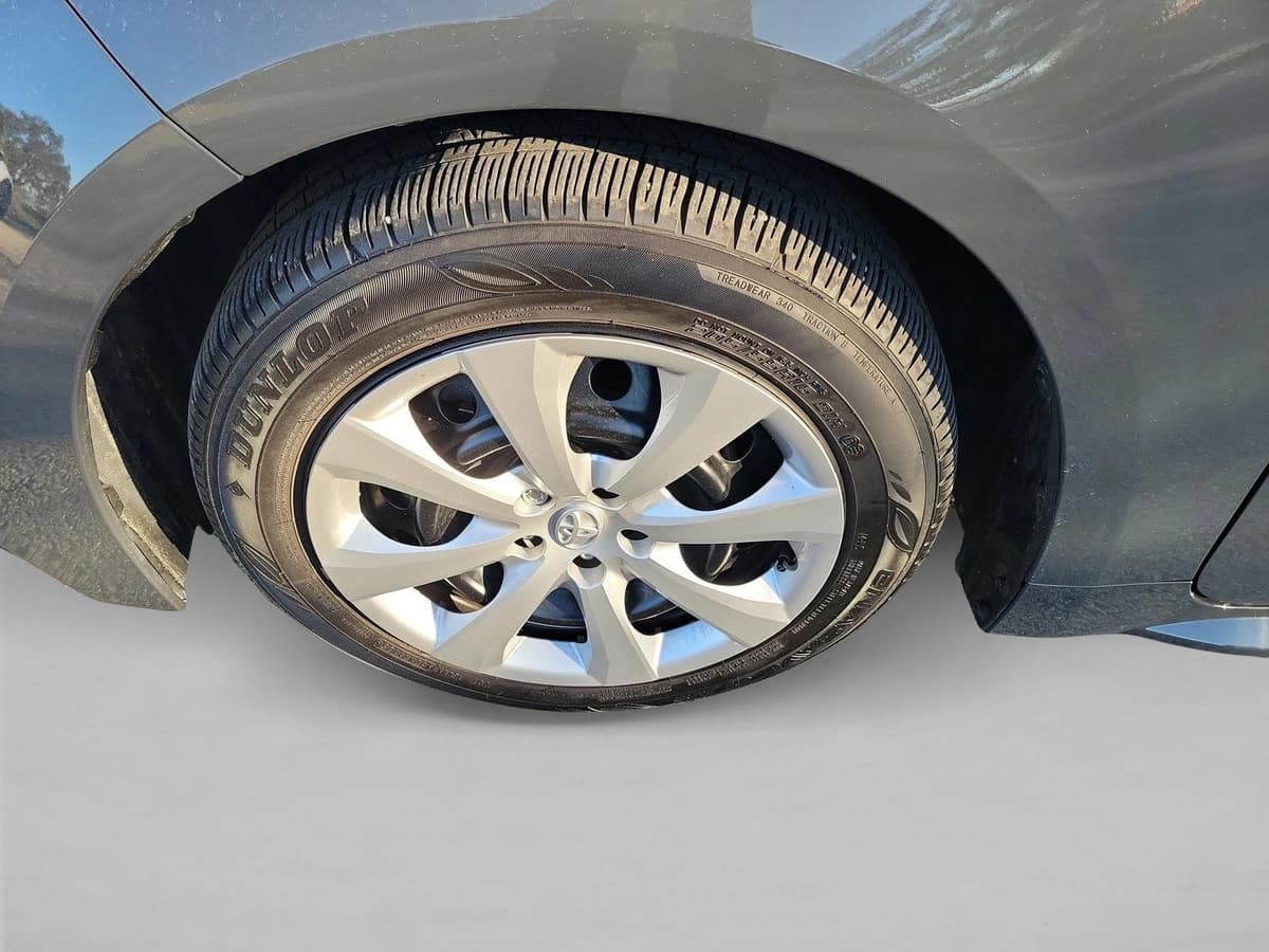 2025 Toyota Corolla - Image 9