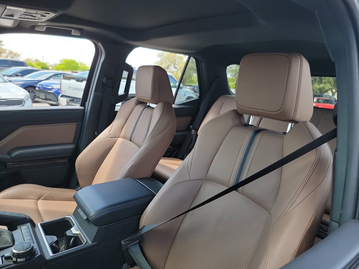 2025 Toyota 4Runner - Image 13