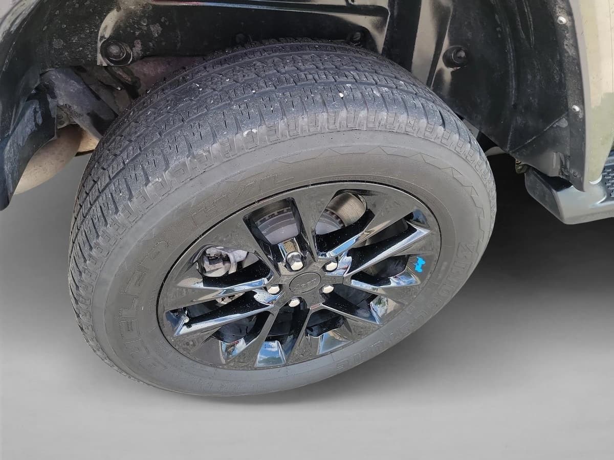 2022 Jeep Wrangler Unlimited 4xe - Image 12