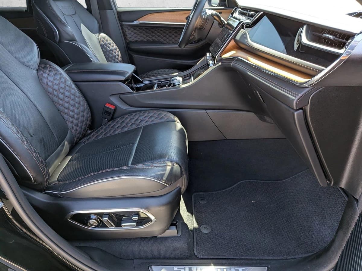 2024 Jeep Grand Cherokee L - Image 21