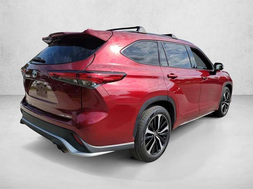 2021 Toyota Highlander - Image 4