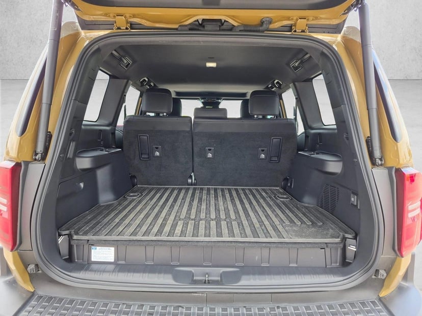 2024 Toyota Land Cruiser - Image 7