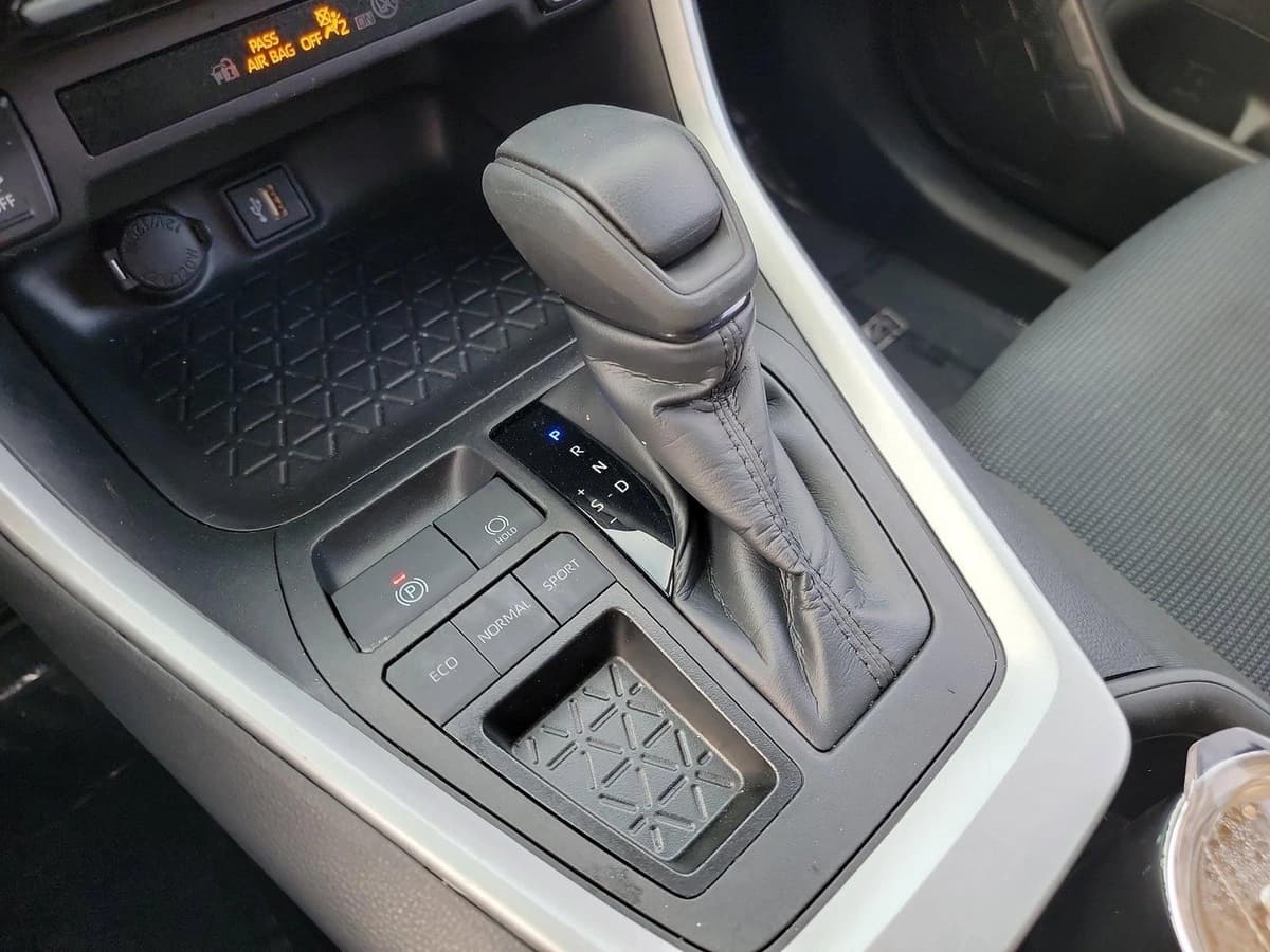 2024 Toyota RAV4 - Image 20