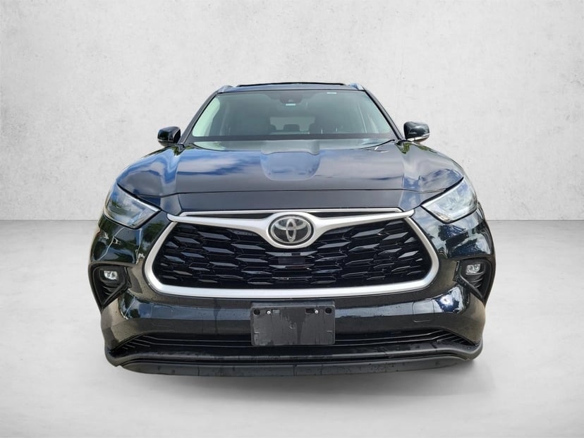 2020 Toyota Highlander - Image 2