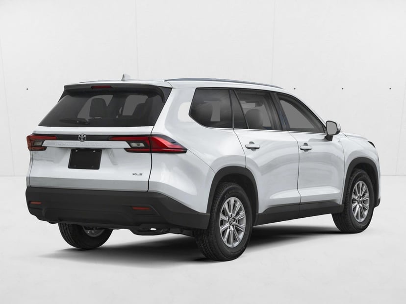 2026 Toyota Grand Highlander - Image 3