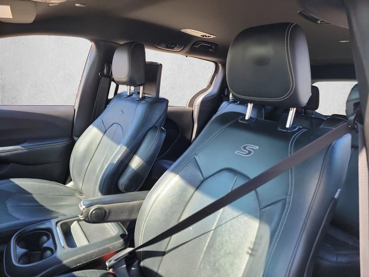 2020 Chrysler Pacifica - Image 13