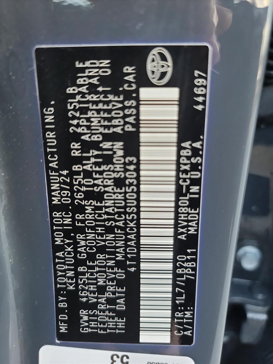 2025 Toyota Camry - Image 25