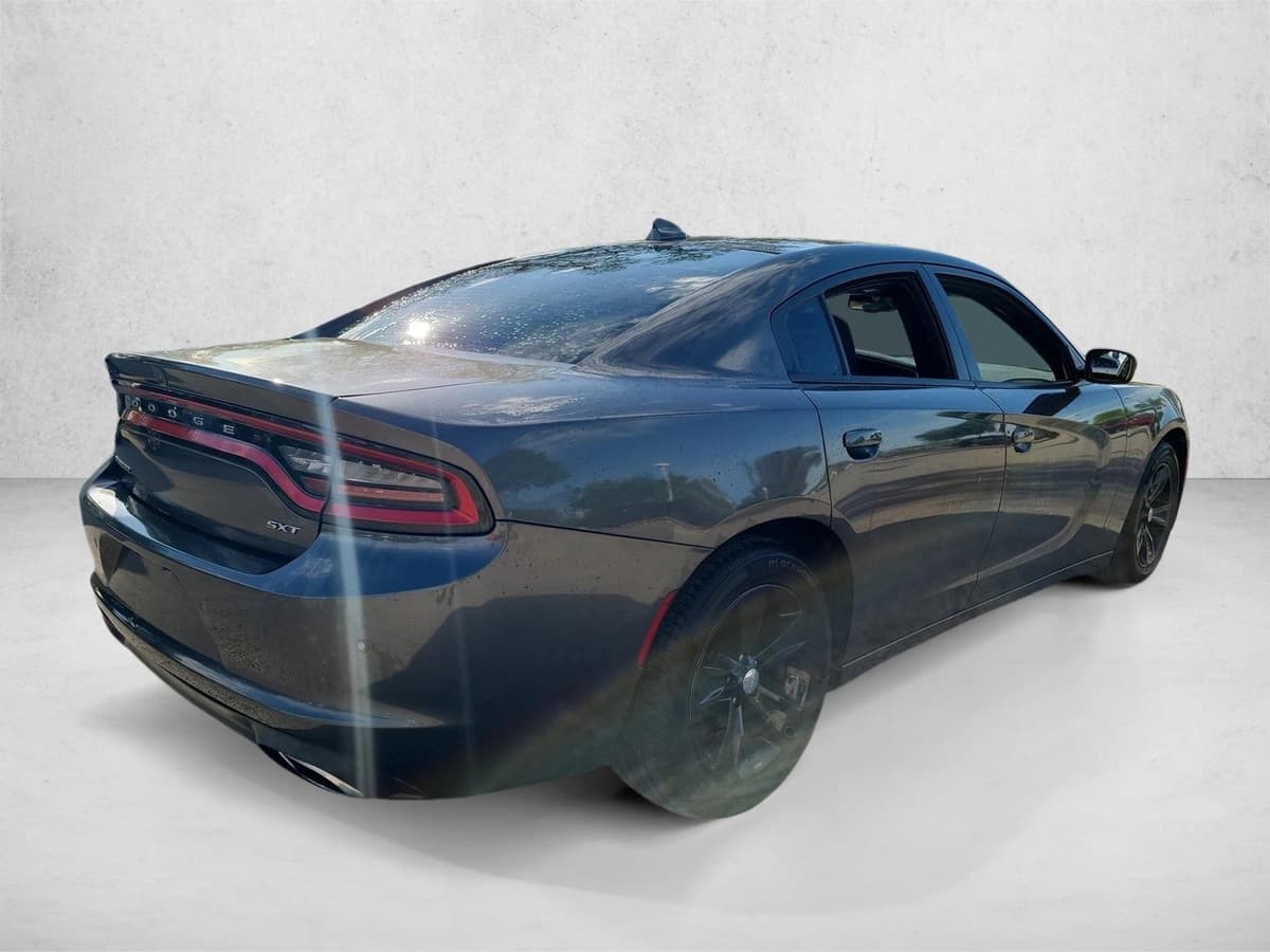 2018 Dodge Charger - Image 5