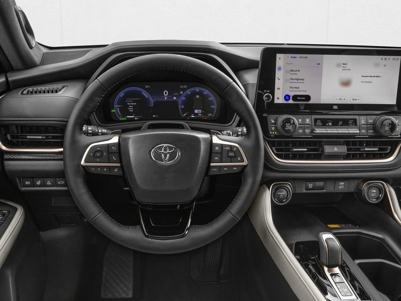 2026 Toyota Grand Highlander Hybrid - Image 4
