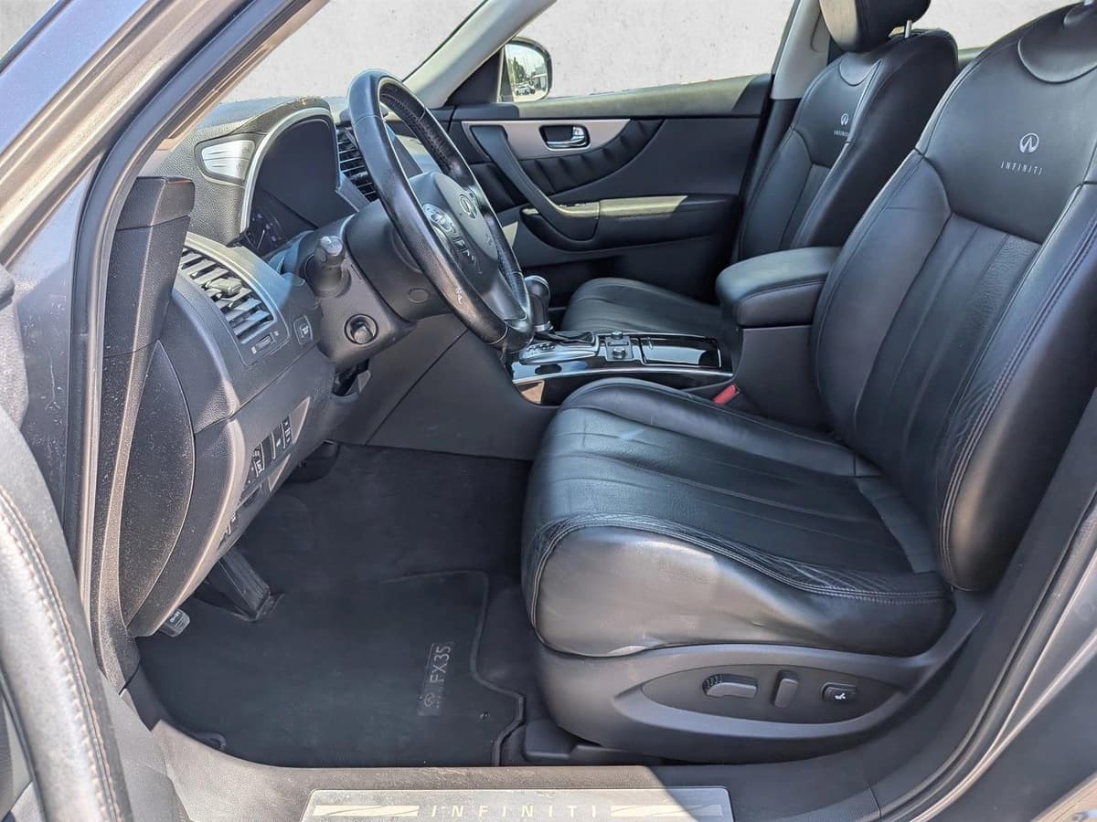 2012 INFINITI FX35 - Image 16