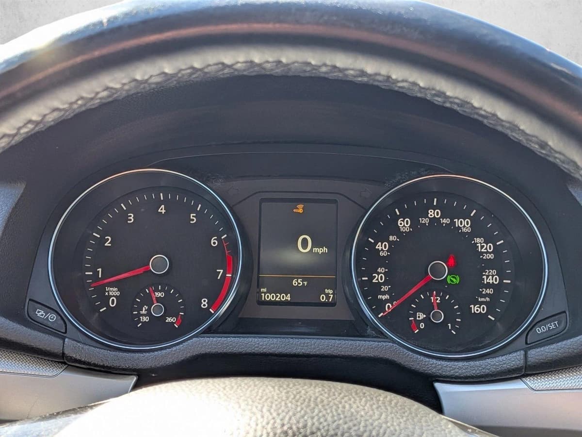 2019 Volkswagen Passat - Image 11