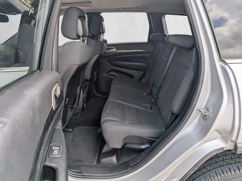 2012 Jeep Grand Cherokee - Image 20