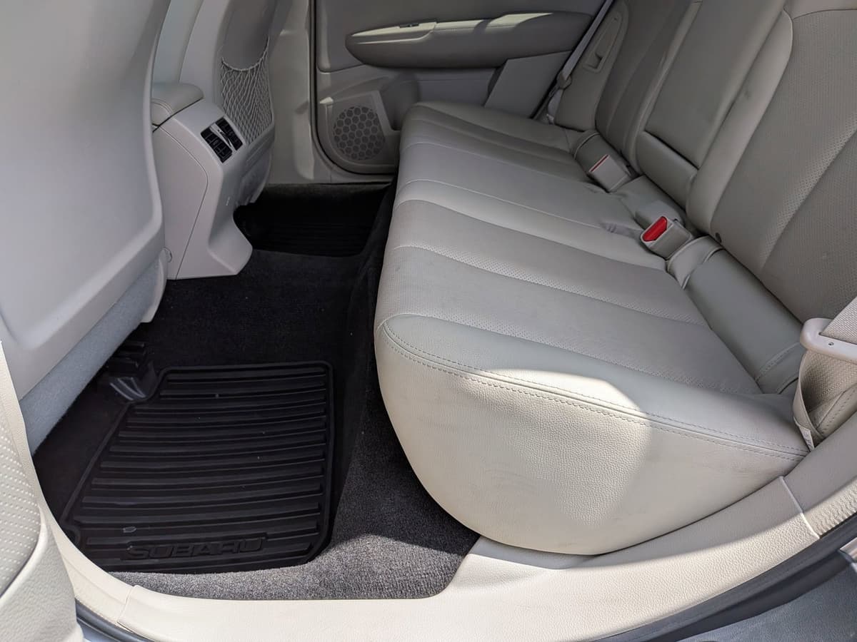 2014 Subaru Outback - Image 18