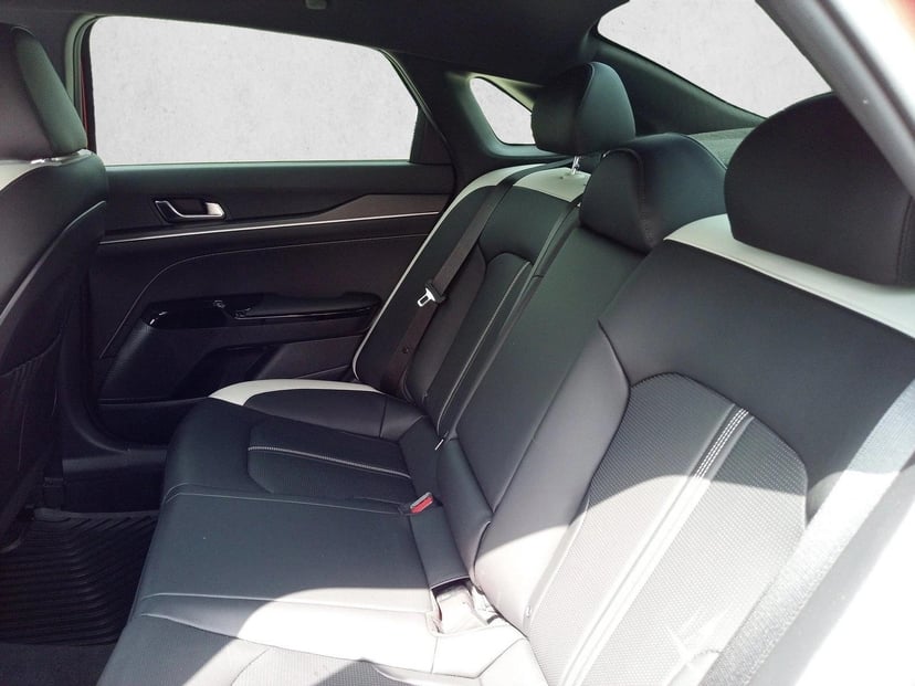 2025 Kia K5 - Image 14