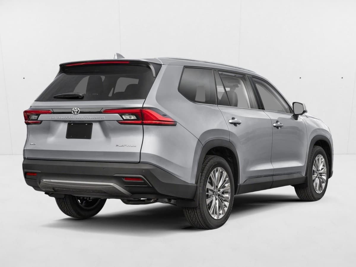 2026 Toyota Grand Highlander - Image 2