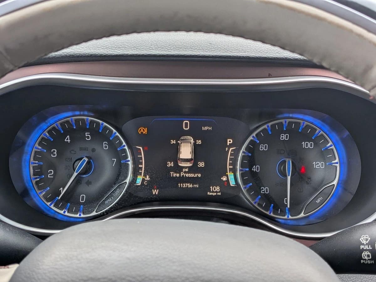 2020 Chrysler Pacifica - Image 11