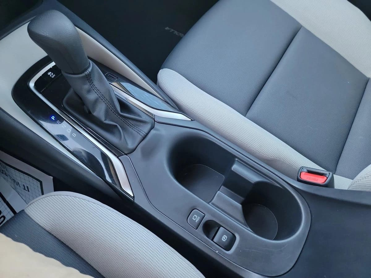 2025 Toyota Corolla - Image 23