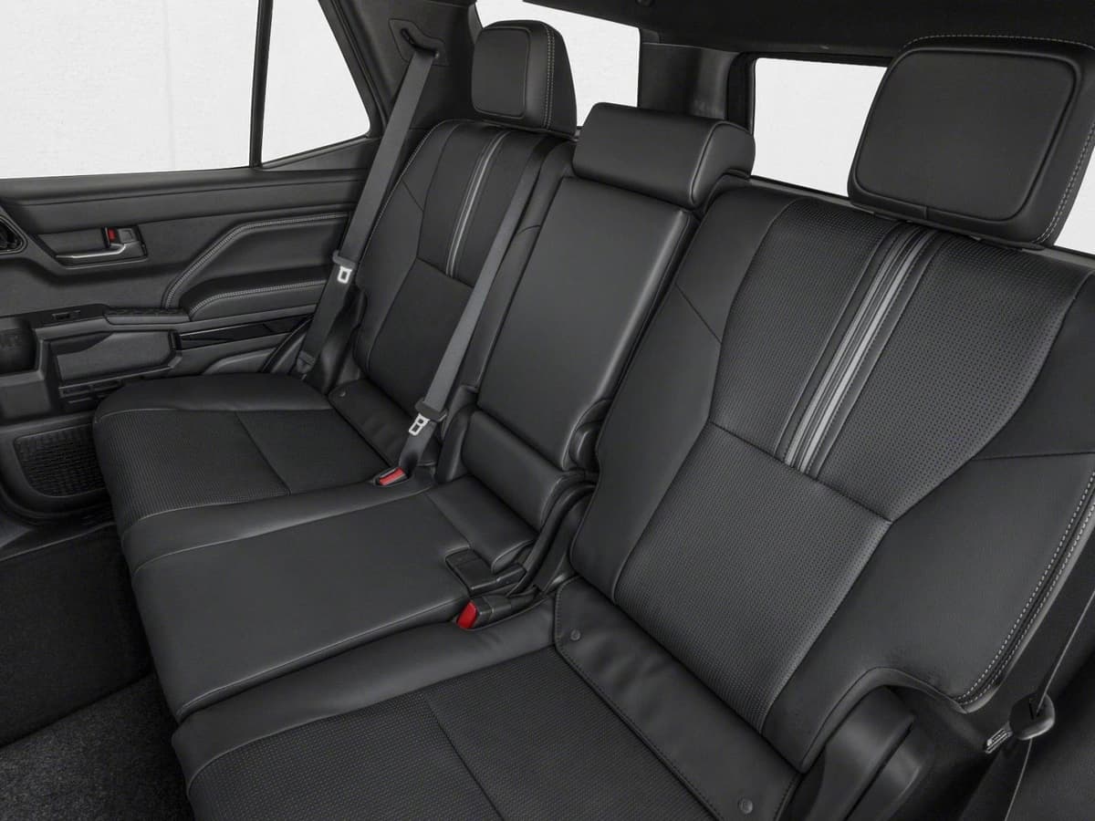 2026 Toyota 4Runner - Image 9