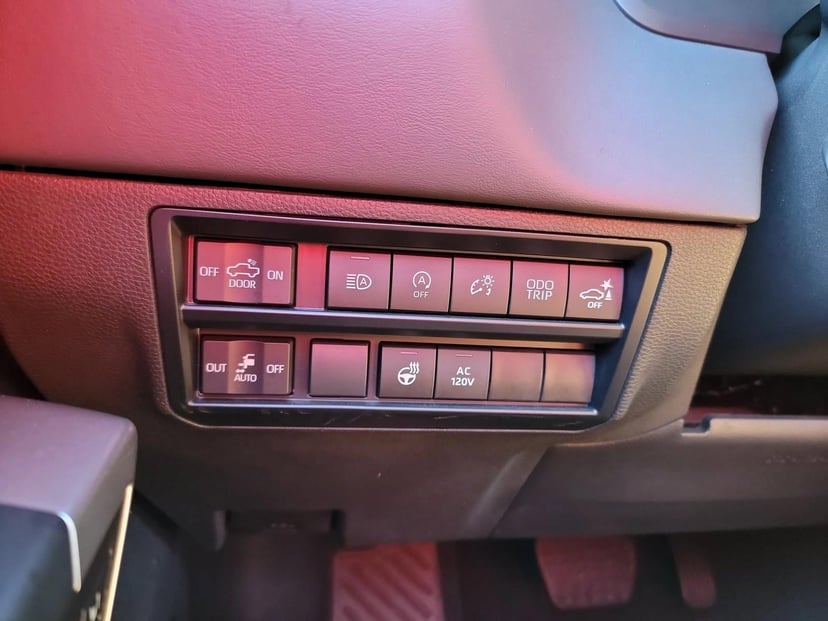 2023 Toyota Tundra - Image 20