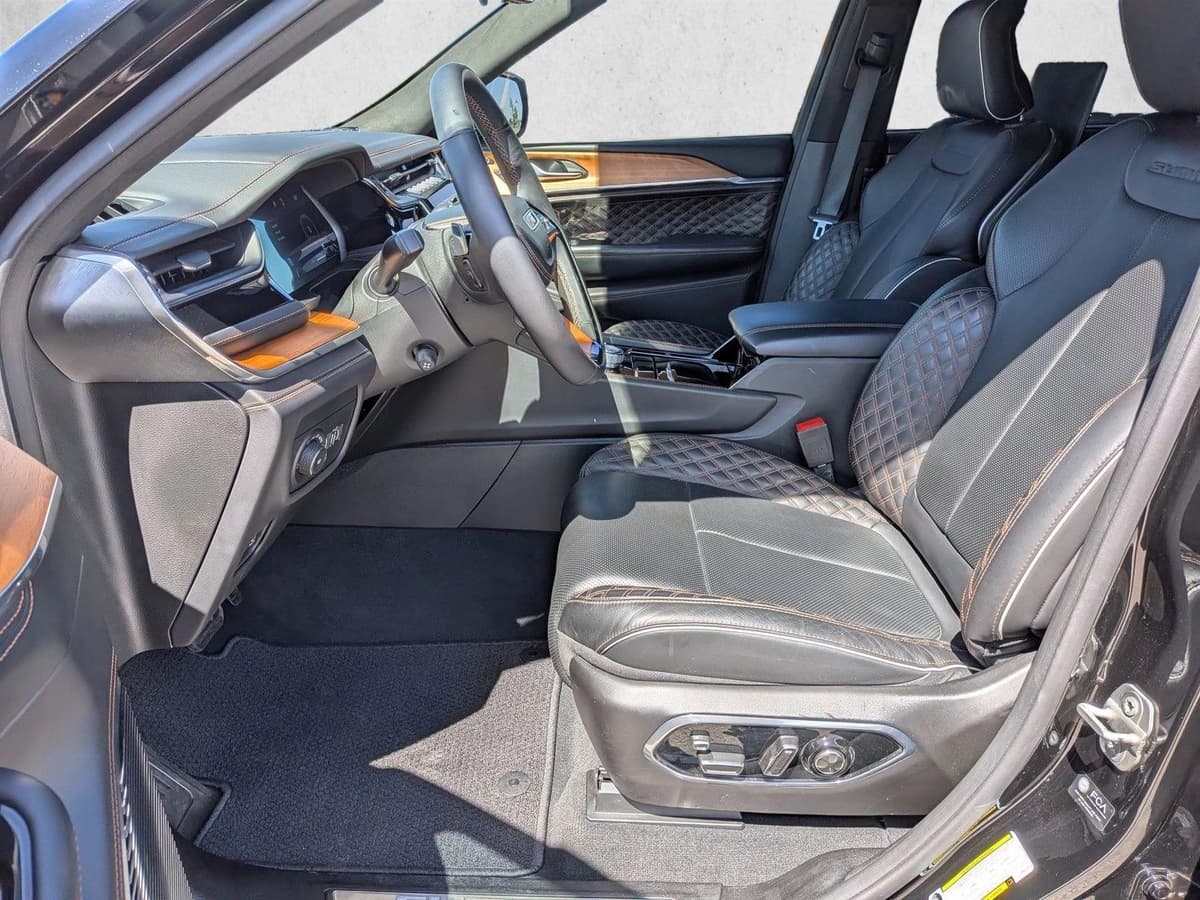 2024 Jeep Grand Cherokee L - Image 16