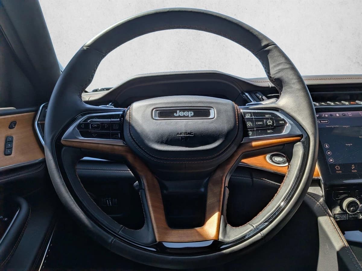 2024 Jeep Grand Cherokee L - Image 15