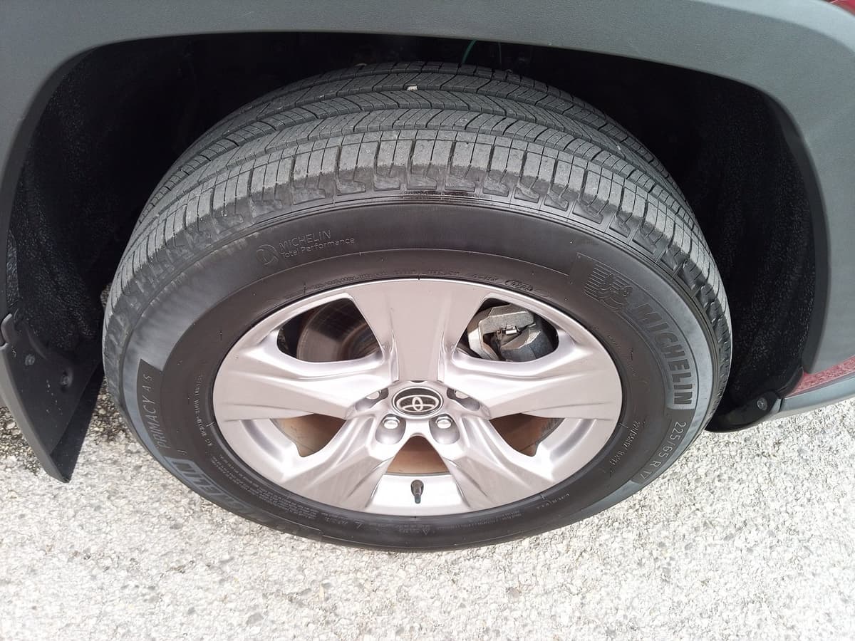 2023 Toyota RAV4 - Image 10