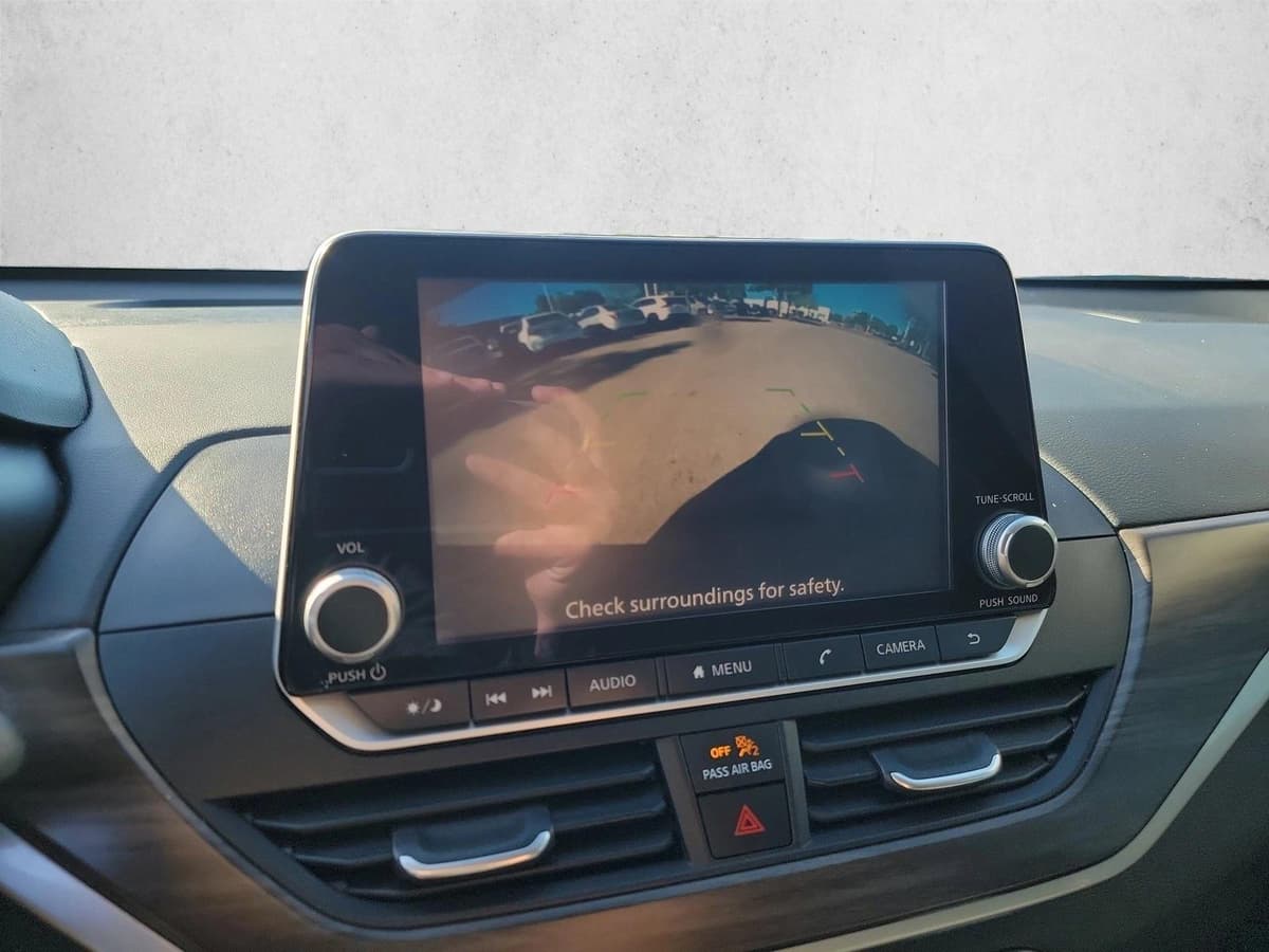 2023 Nissan Altima - Image 22