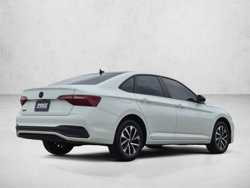 2022 Volkswagen Jetta - Image 4