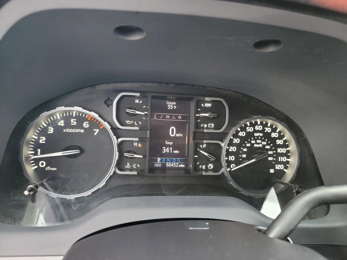 2018 Toyota Tundra - Image 20