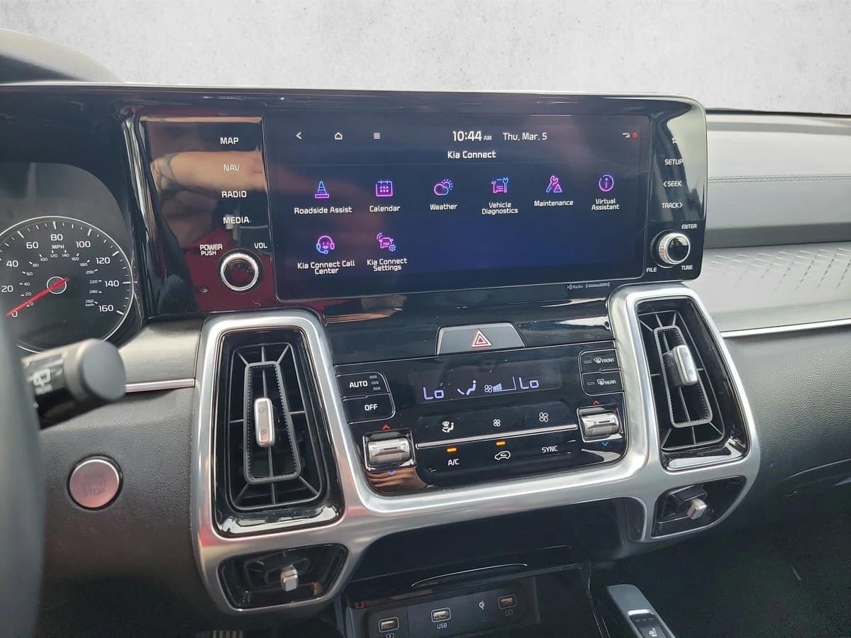 2022 Kia Sorento - Image 17