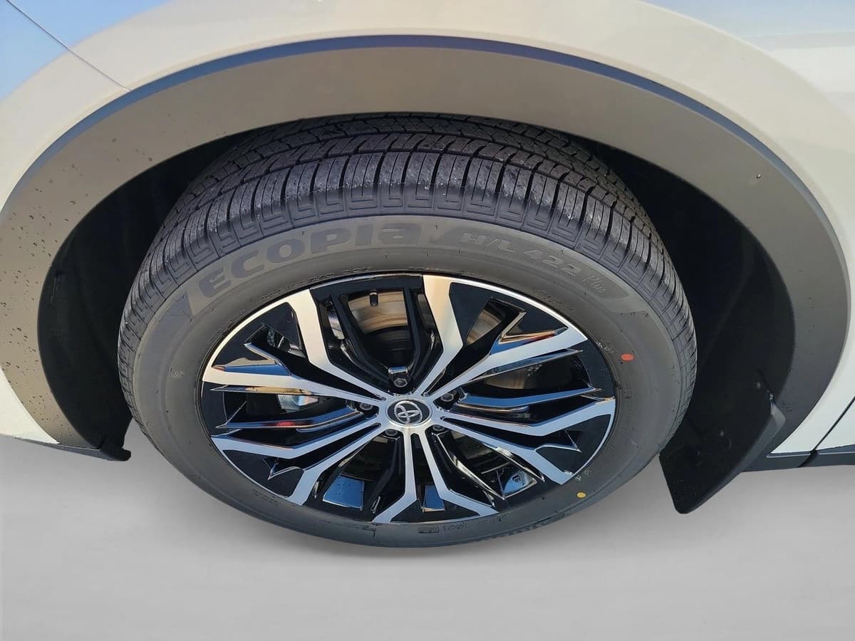 2026 Toyota Crown - Image 9