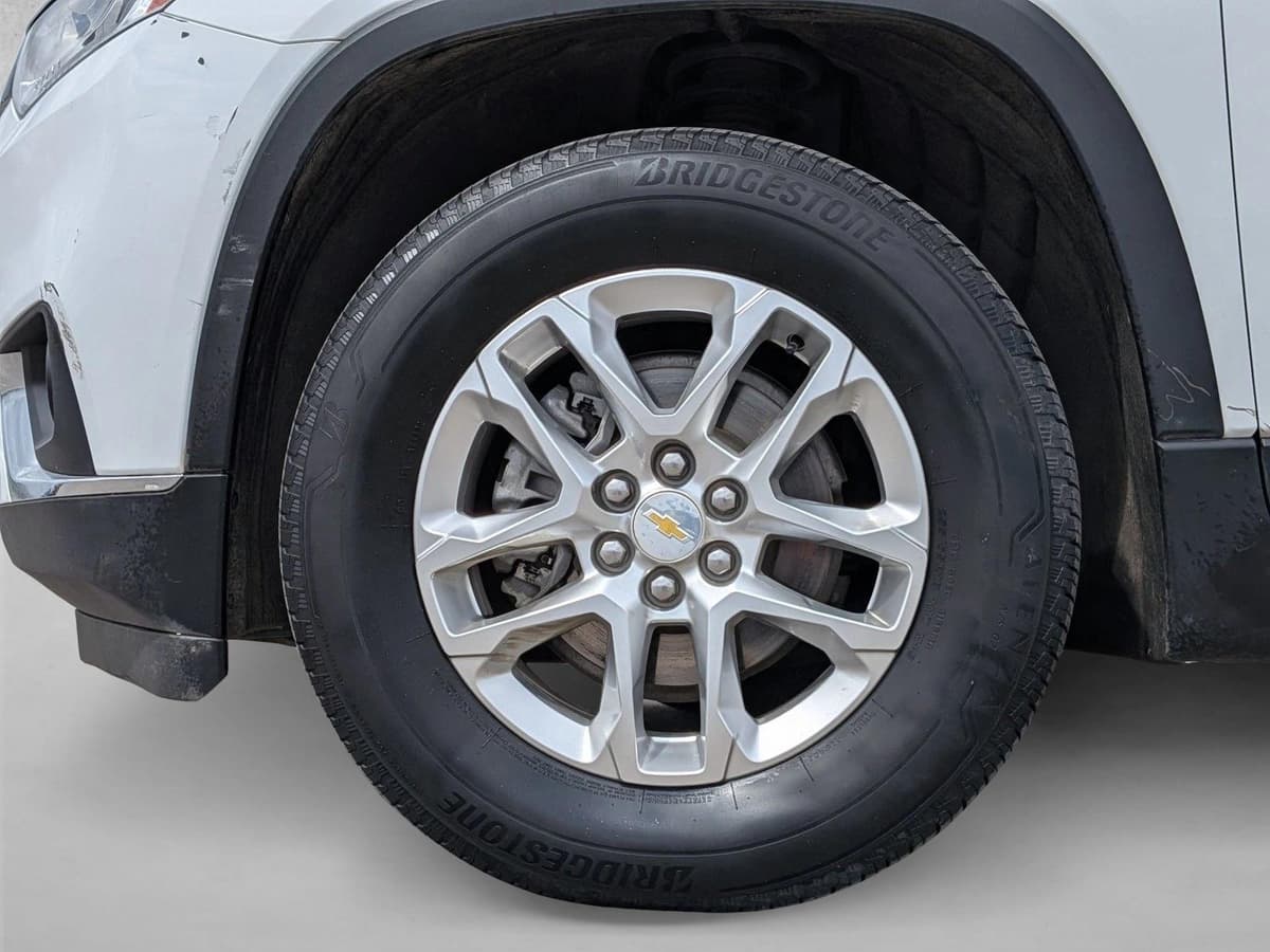 2021 Chevrolet Traverse - Image 24