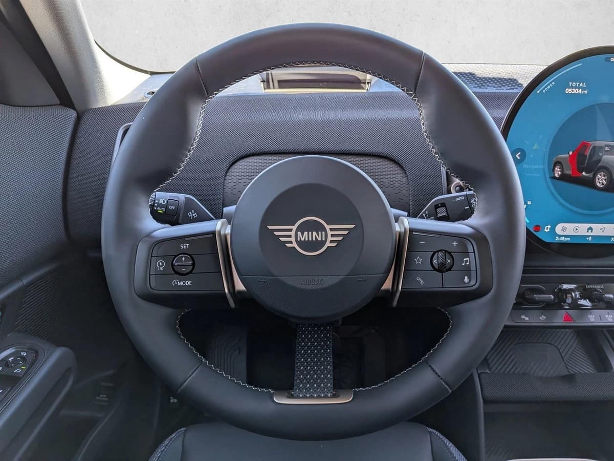 2025 MINI SE Countryman - Image 15