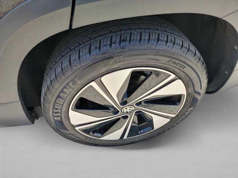 2024 Volkswagen Taos - Image 9