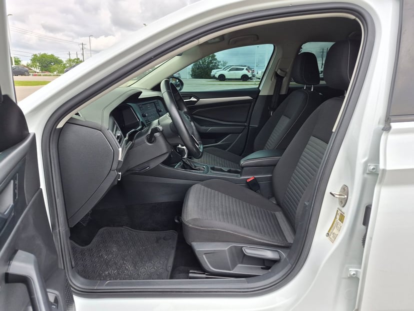 2022 Volkswagen Jetta - Image 16