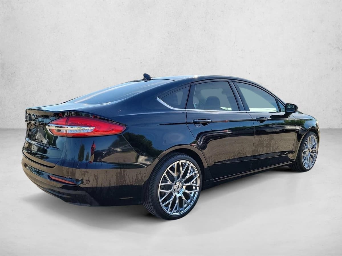 2020 Ford Fusion - Image 5