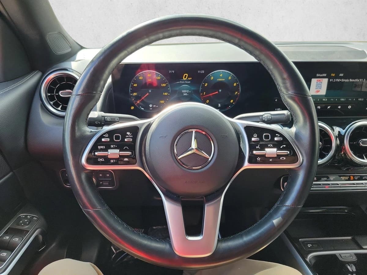 2023 Mercedes-Benz GLB 250 - Image 18