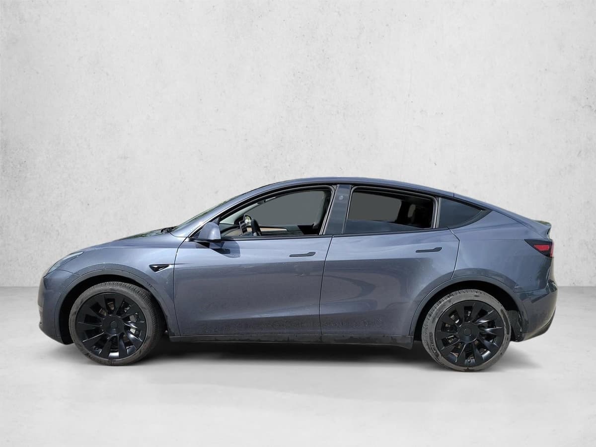 2023 Tesla Model Y - Image 7