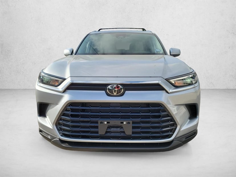 2026 Toyota Grand Highlander - Image 2