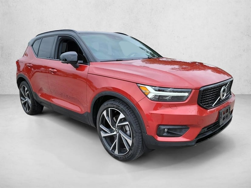 2022 Volvo XC40 - Image 3