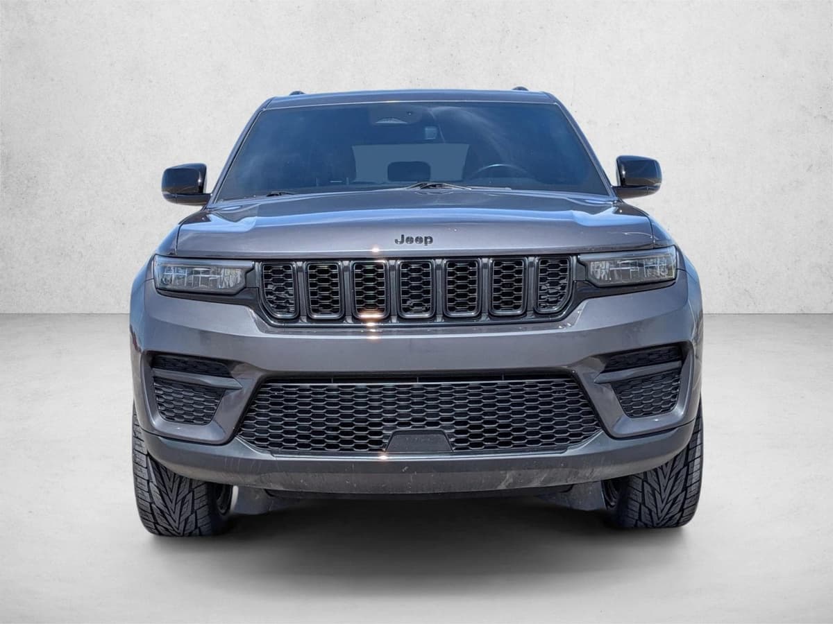 2022 Jeep Grand Cherokee - Image 2
