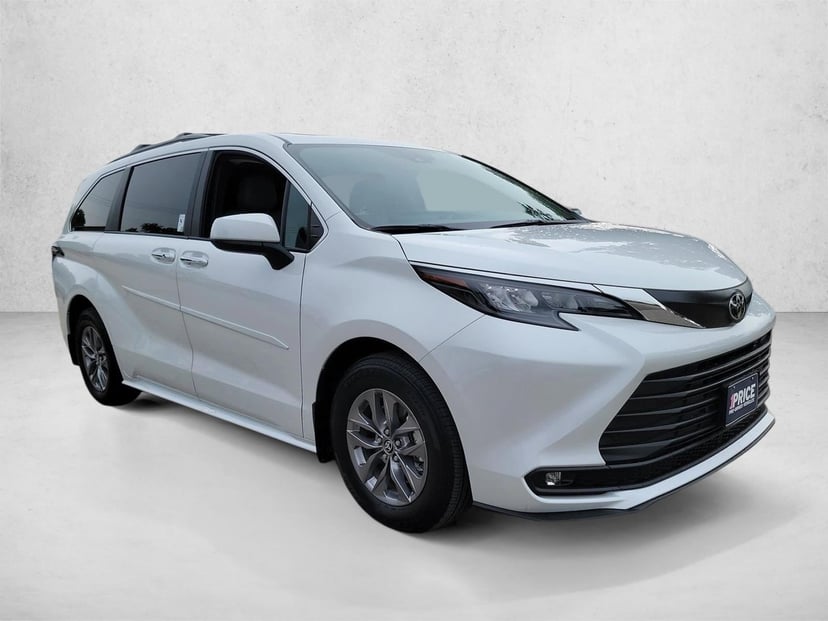 2026 Toyota Sienna - Image 1