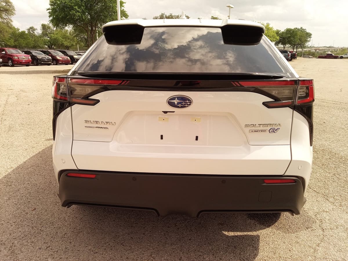 2025 Subaru Solterra - Image 6