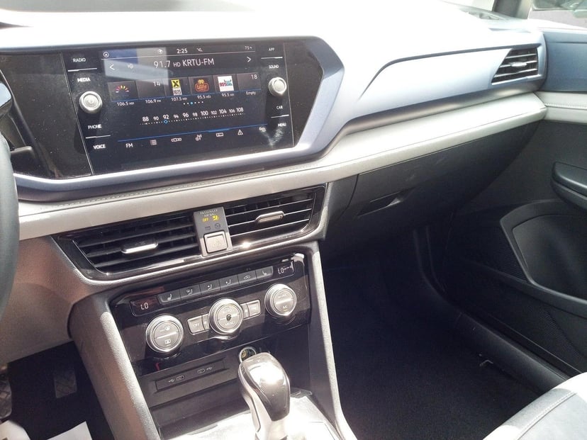 2024 Volkswagen Taos - Image 21