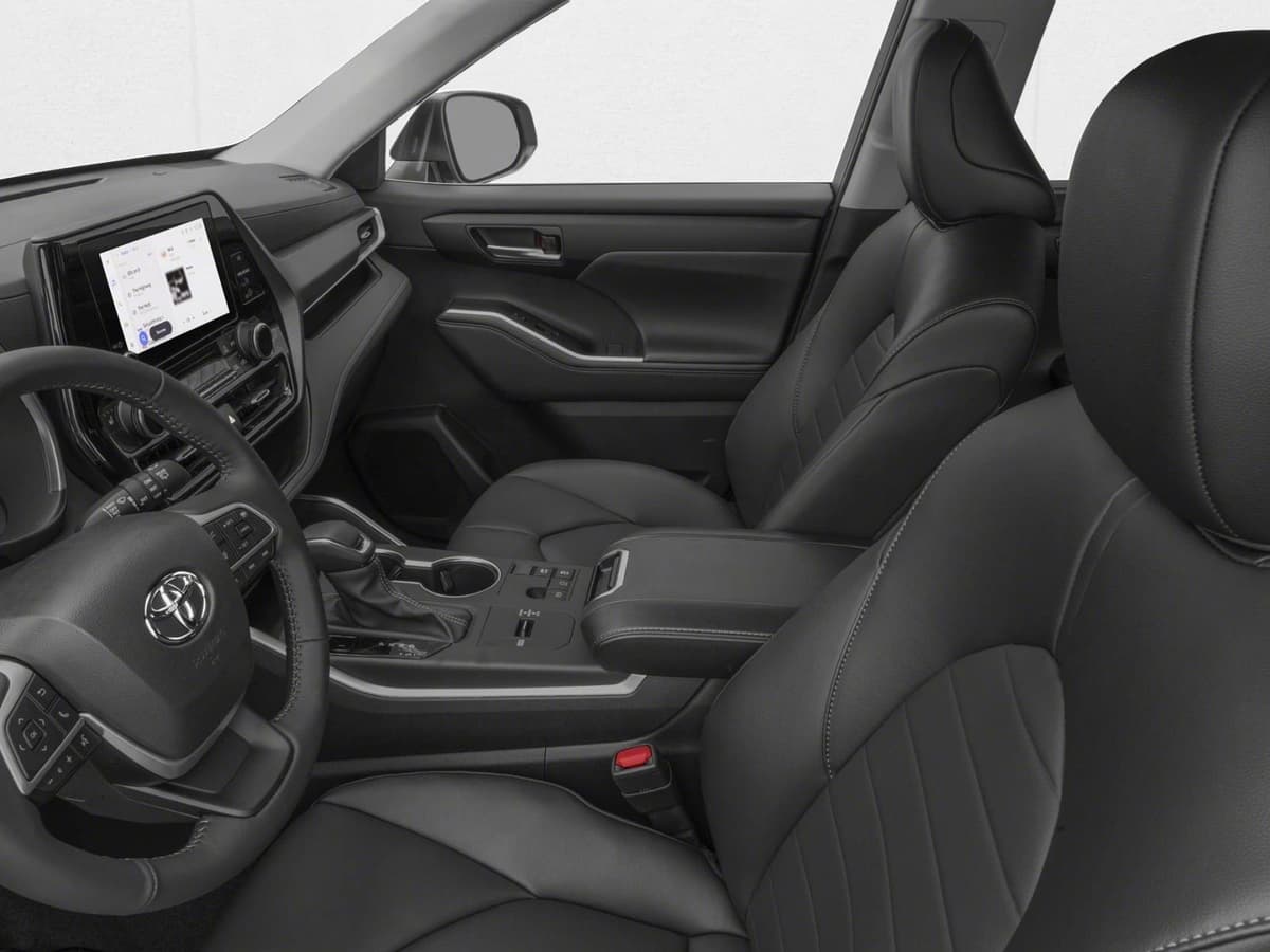 2026 Toyota Highlander Hybrid - Image 6