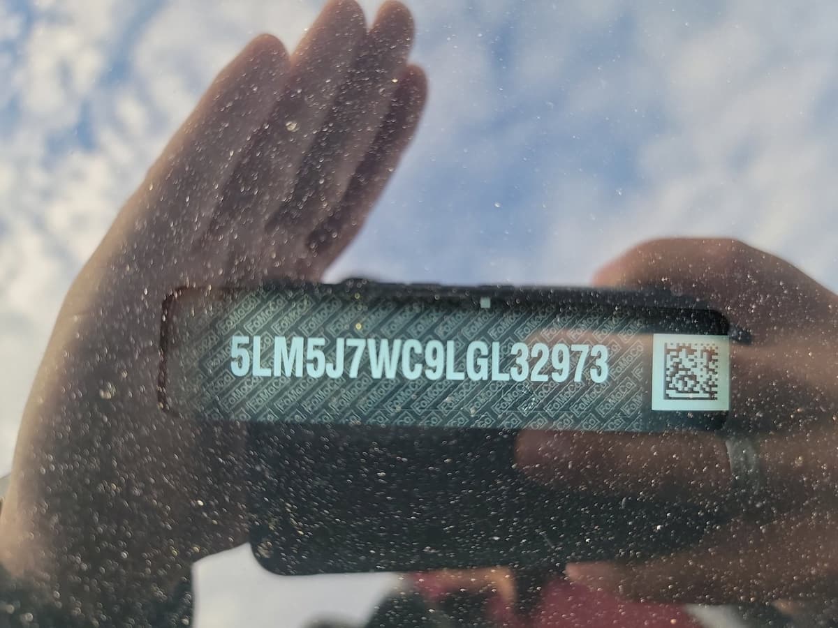 2020 Lincoln Aviator - Image 24