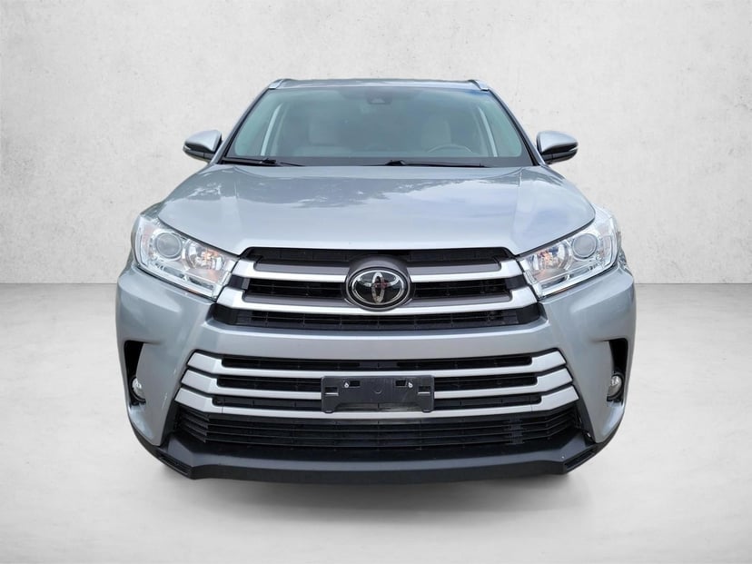 2018 Toyota Highlander - Image 2